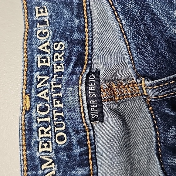 AMERICAN Eagle size 2 super stretch mid rise jean shorts - Picture 6 of 8
